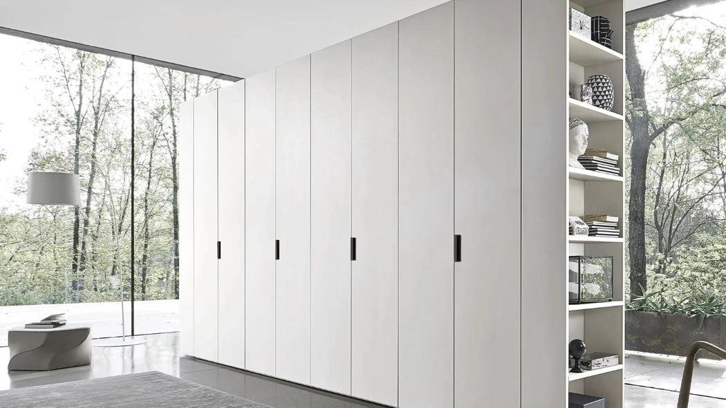 Armadio Anta Liscia Maniglia Beta laccato Bianco opaco di Sangiacomo