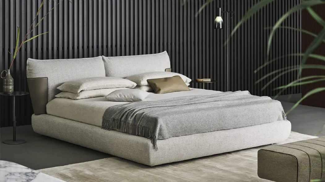 Letto in tessuto imbottito con testiera e box contenitore Blend Bed di Bonaldo