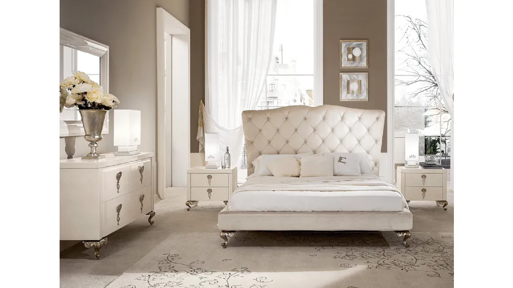 Letto classico George Alto in tessuto imbottito e trapuntato di Cantori