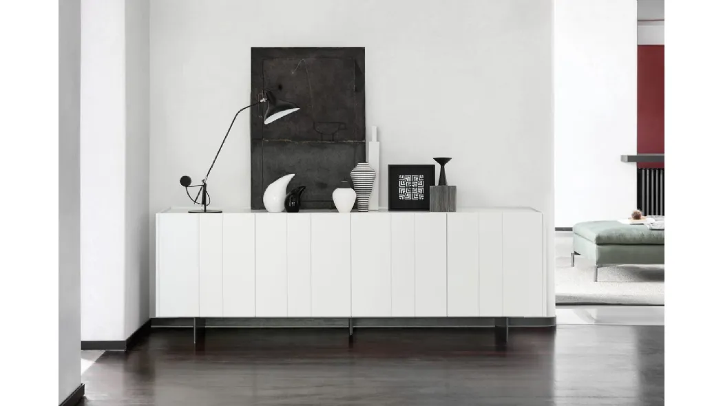 Madia Stripe in laccato bianco  opaco di Novamobili