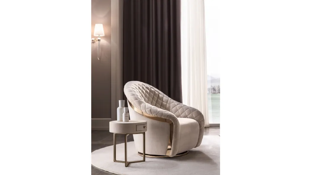 Poltroncina con base in metallo girevole Portofino di Cantori