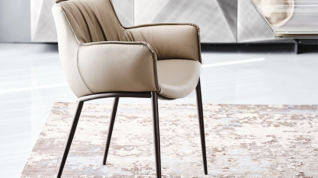 Sedia in pelle morbida imbottita Rhonda di Cattelan Italia