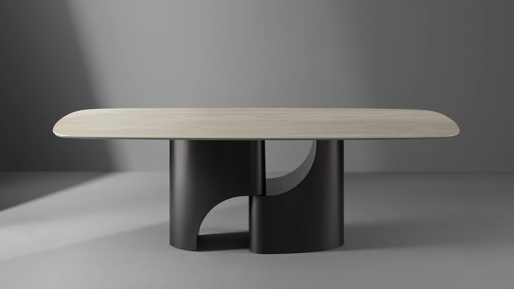 Tavolo Taijitu con top in ceramica di Bonaldo