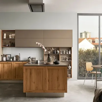 Cucina Milano 06 in Rovere e laccato Marrone di Veneta Cucine